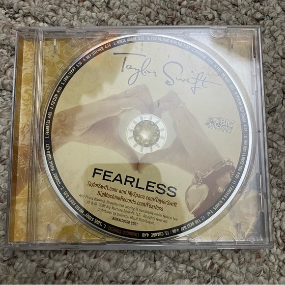 Taylor Swift Fearless CD - Picture 3 of 3